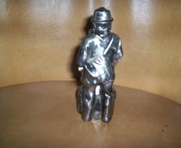 BRIQUET DE TABLE PHOTOGRAPHE METAL 15 CM DE HAUT