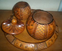 ancien plateau a tabac en bois graver