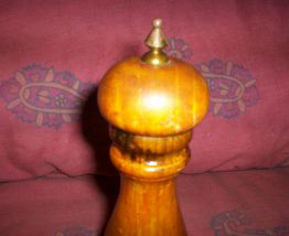 ANCIEN MOULIN A POIVRE BOIS 26 CM DE HAUT 