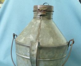 ancien bidon  d'huile années  50