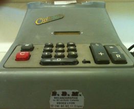 Machine à calculer ODHNER X9S-6 -  années 60