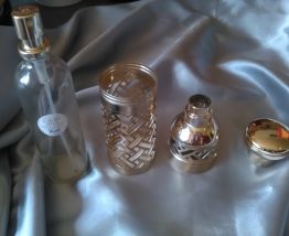 Etui pour vaporisateur L'heure bleue, de Guerlain 1982  