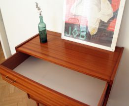 Commode vintage années 1950s pieds compas style scandinave