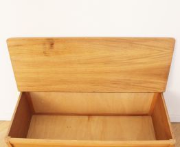 Banc coffre à jouets vintage enfant années 70 chêne rotin