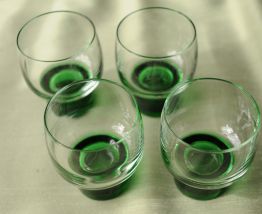 Quatuor de verres à pieds sixties