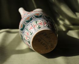 Cruche en porcelaine de Tolède à motifs peints