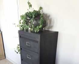 Vieux meuble à clapet