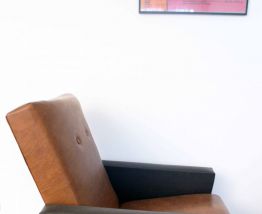 Fauteuil skaï marron vintage années 50