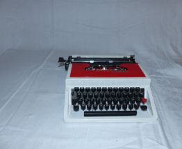 MACHINE À ÉCRIRE SUPER MISSIVE VINTAGE  