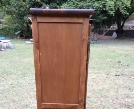  Petit vaisselier massif 