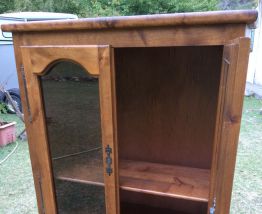  Petit vaisselier massif 