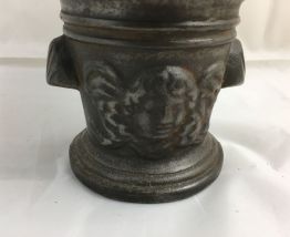 BEAU MORTIER EN FONTE AVEC ANGE