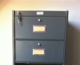 Meuble industriel à 5 clapets des années 50 