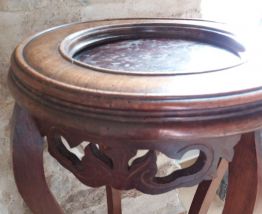 selette marbre et bois