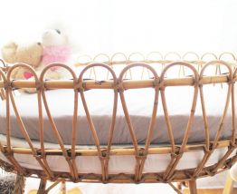 Berceau couffin en rotin vintage années 50