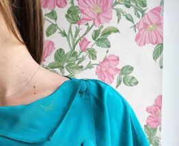 Fiona - Chemisier en soie vintage vert émeraude boutonnée 