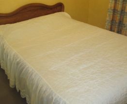 2 Dessus de Lit blanc cassé