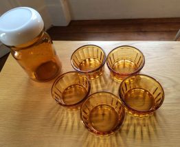 Bocal verre ambré et 5 coupelles assorties