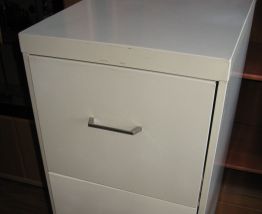 Meuble métallique à tiroirs