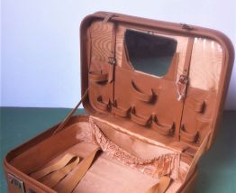 Jolie petite valise marron vintage 