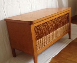 Coffre à jouets rotin 1960