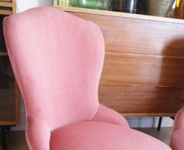 Paire de fauteuils crapauds vintage rose