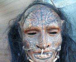 tete resine maori deco