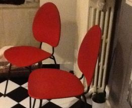 Chaises rétro vintage rouge