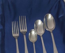 COUVERTS EN METAL ARGENTE