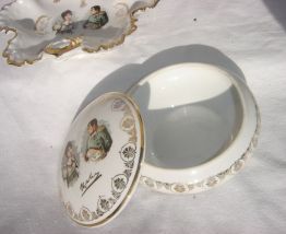 Bonbonnière Napoléon et Joséphine à motifs dorés