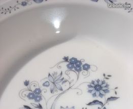 Grand plat Arcopal fleurs bleues ANTAR Vintage