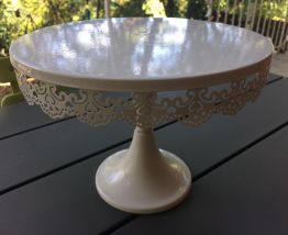 Présentoirs à gâteau sur pied