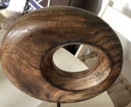 Objet de décoration sur socle