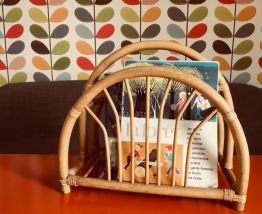 Porte revues en rotin 