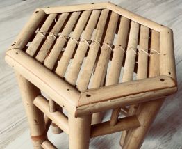 Petite table /sellette / guéridon en bambou