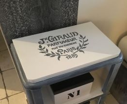 Ancienne table de nuit 