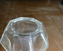 Salière de comptoir en verre épais/plastique vintage