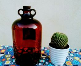 bonbonne en verre ambré