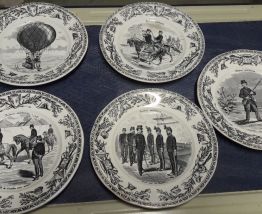Serie d'assiettes Creil &amp; Montereau