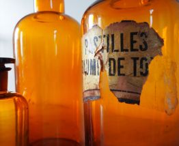Bocaux à pharmacie en verre ambré