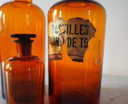Bocaux à pharmacie en verre ambré