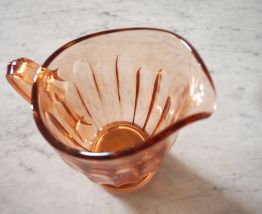Pichet à eau en verre ambré Art Déco