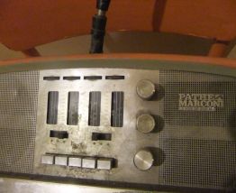 Téléviseur Pathe Marconi La voix de son maître