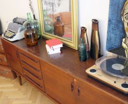 Longue Enfilade vintage pieds compas 1950/60 bois massif