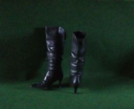 Bottes à talons en cuir noir taille 37 