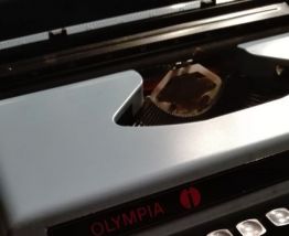 Machine à écrire olympia