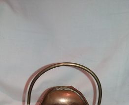 Petits cruche cuivre et porcelaine