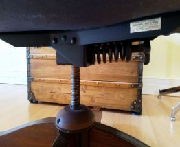 Fauteuil de bureau chesterfield de type capitaine année 1950