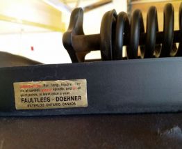 Fauteuil de bureau chesterfield de type capitaine année 1950