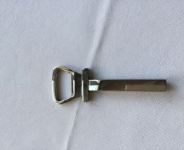  Tire-bouchon et ouvre bouteille en métal argenté 